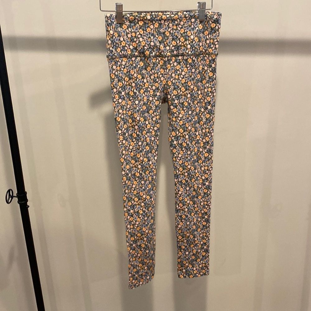 Lou & Grey leggings